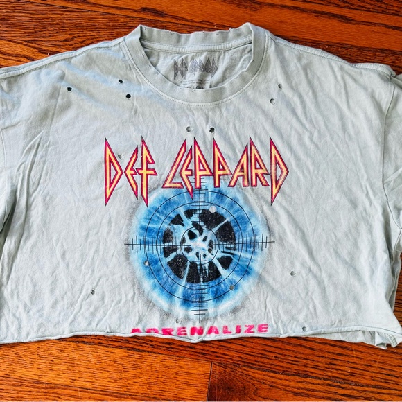 Forever 21 Def Leppard Graphic Cropped Tee - Picture 12 of 12